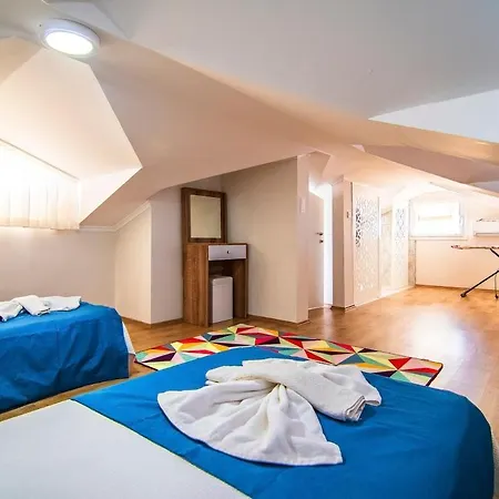 Oeluedeniz Hisaroenuende 8 Kisilik Lilya Hisar Villa