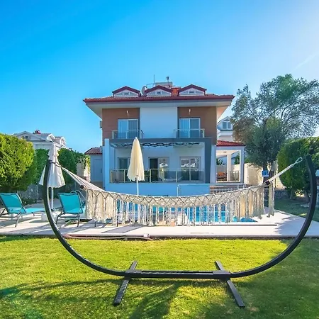 Villa Oeluedeniz Hisaroenuende 8 Kisilik Lilya Hisar Fethiye