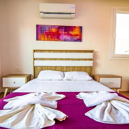 Oeluedeniz Hisaroenuende 8 Kisilik Lilya Hisar Fethiye