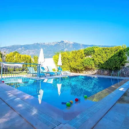 Oeluedeniz Hisaroenuende 8 Kisilik Lilya Hisar Villa