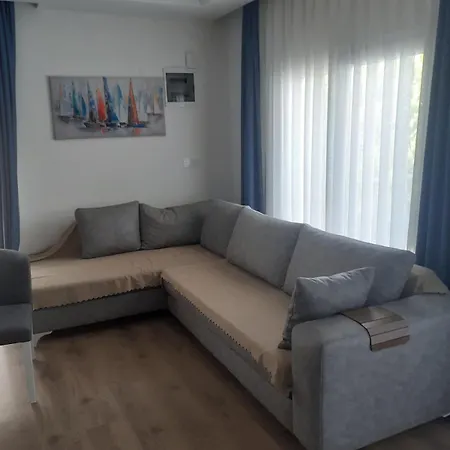Oeluedeniz Hisaroenuende 8 Kisilik Lilya Hisar