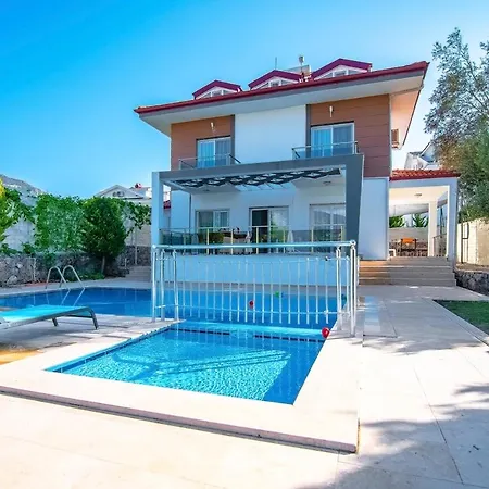Oeluedeniz Hisaroenuende 8 Kisilik Lilya Hisar Villa Fethiye